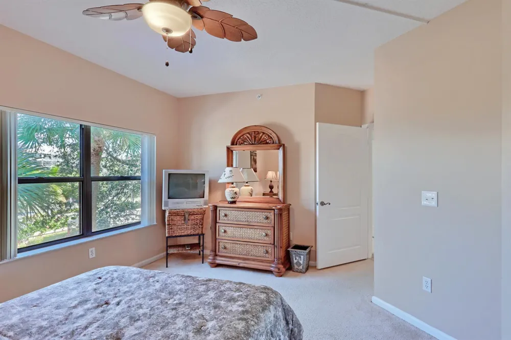 800 Uno Lago Drive #305 Juno Beach, FL 33408