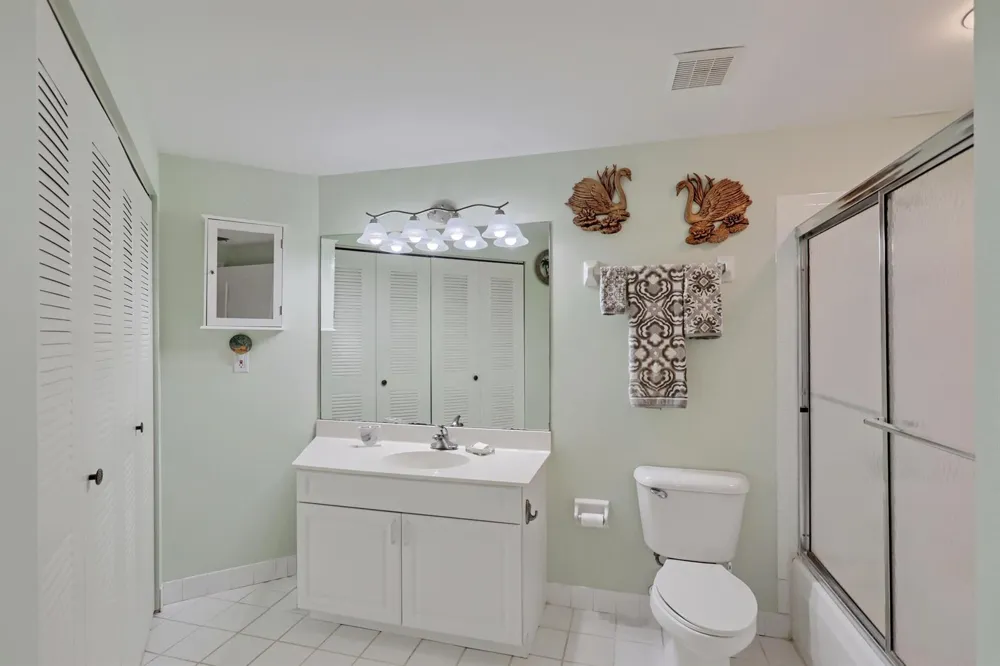 800 Uno Lago Drive #305 Juno Beach, FL 33408