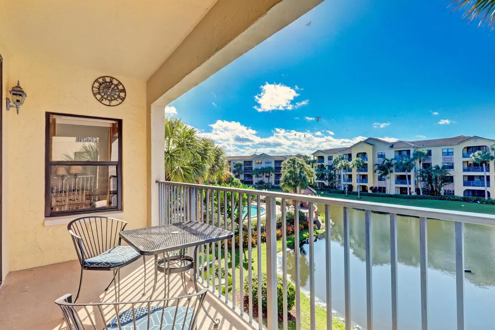 800 Uno Lago Drive #305 Juno Beach, FL 33408