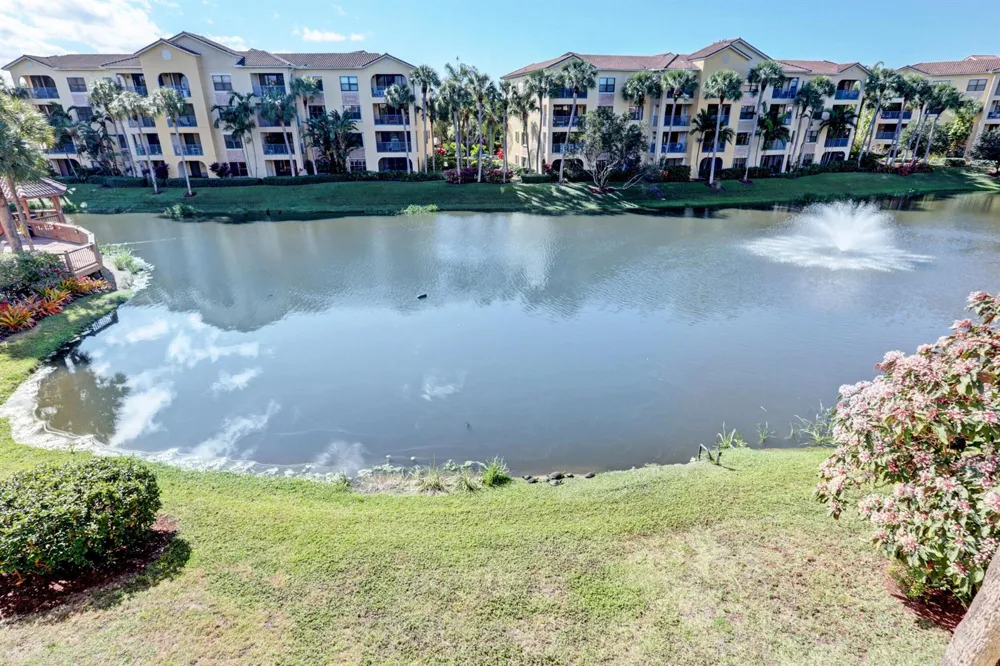 800 Uno Lago Drive #305 Juno Beach, FL 33408
