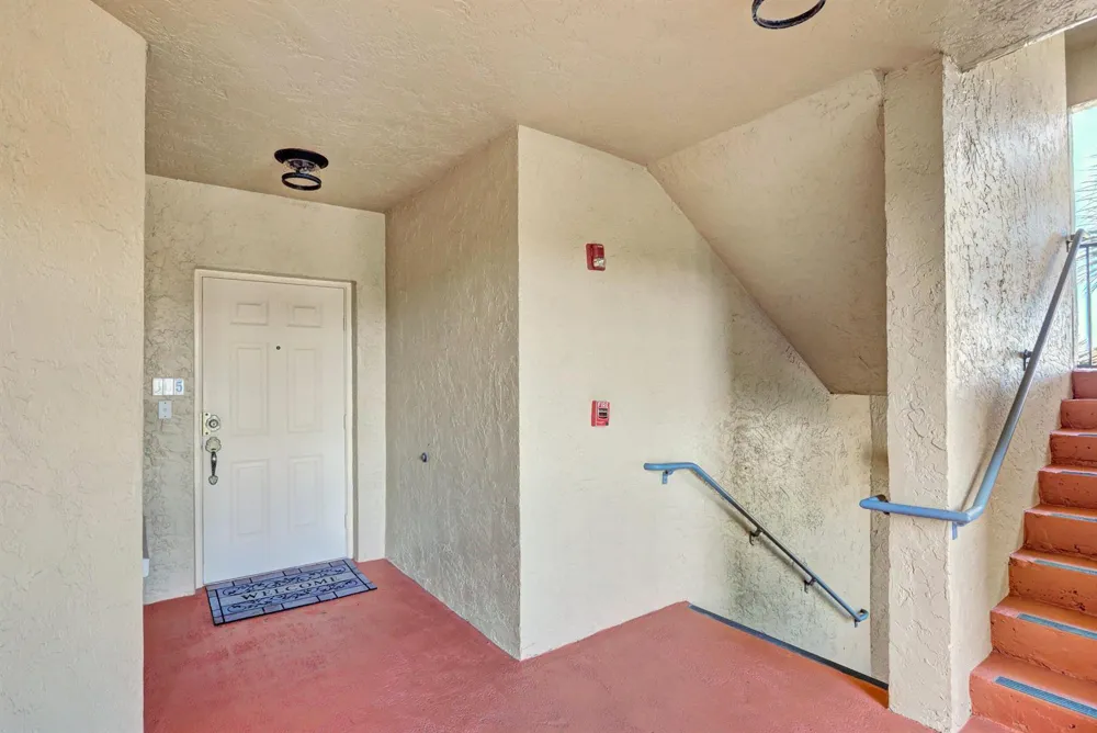800 Uno Lago Drive #305 Juno Beach, FL 33408