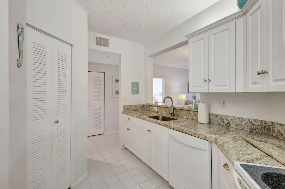 800 Uno Lago Drive #302 Juno Beach, FL 33408