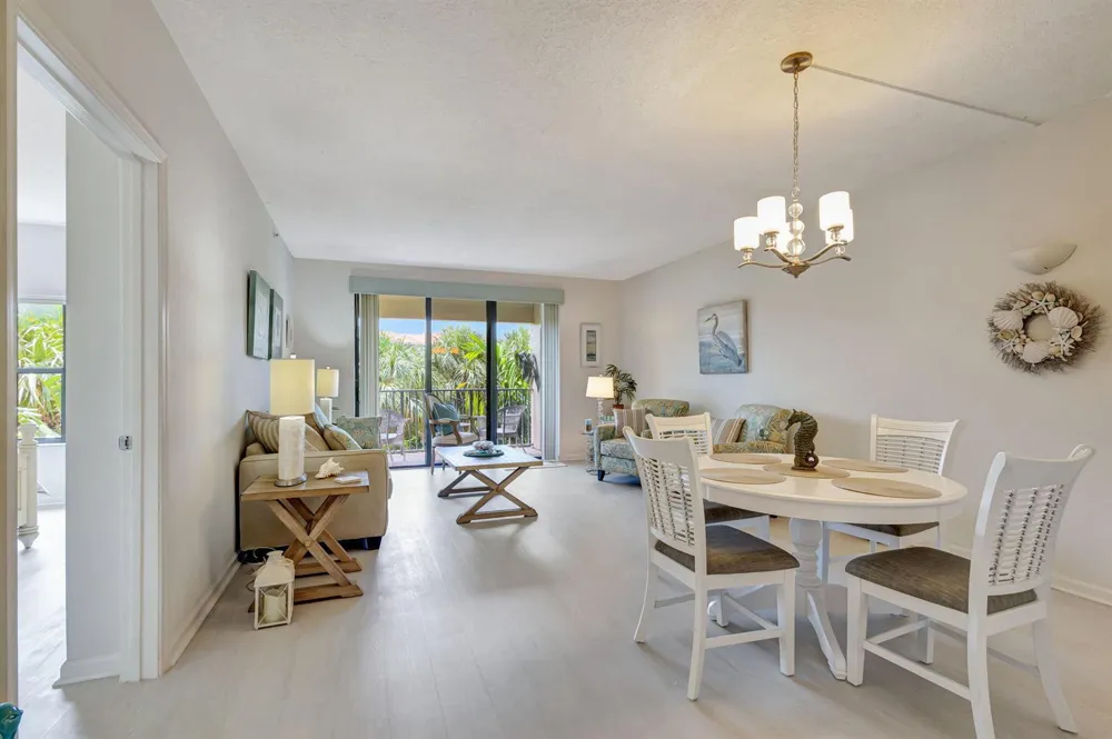 800 Uno Lago Drive #302 Juno Beach, FL 33408