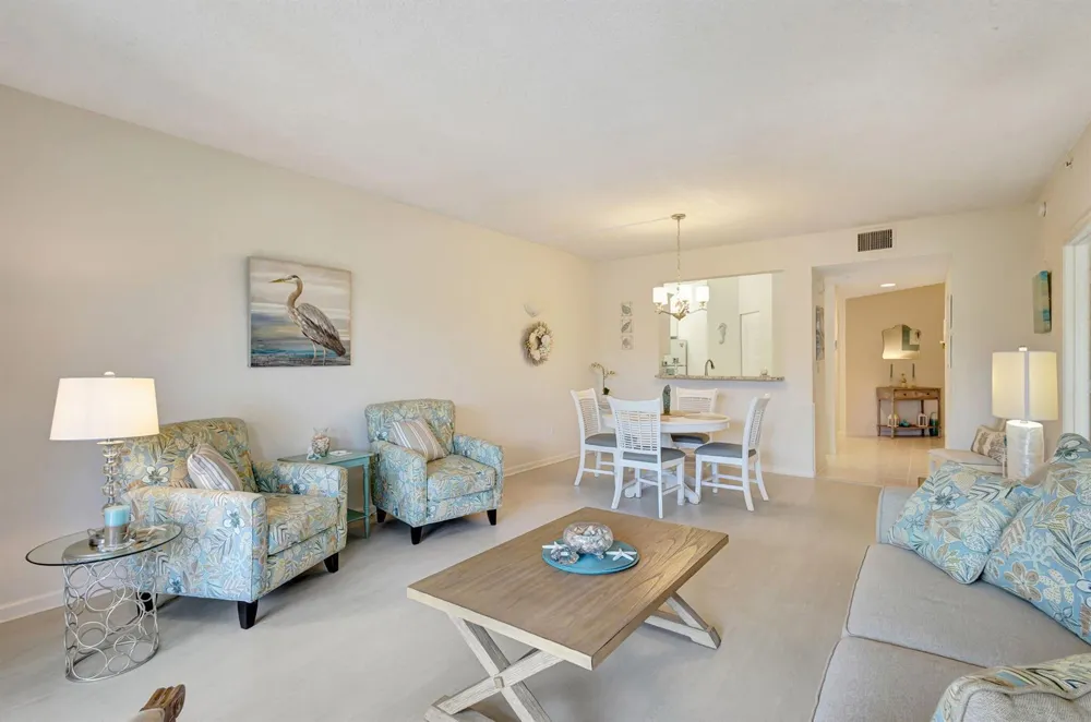 800 Uno Lago Drive #302 Juno Beach, FL 33408