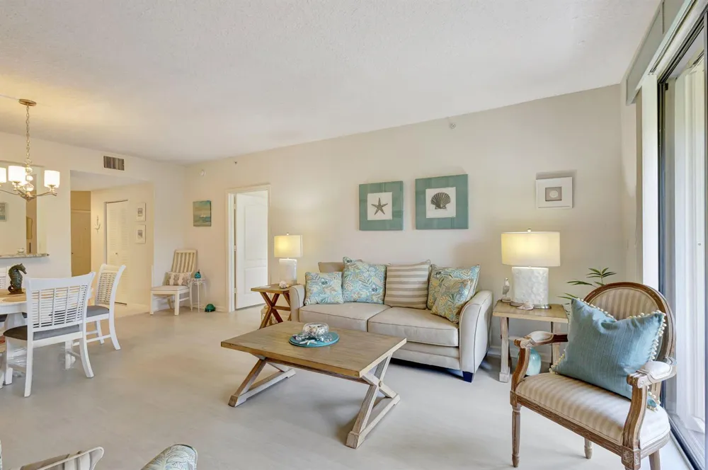800 Uno Lago Drive #302 Juno Beach, FL 33408
