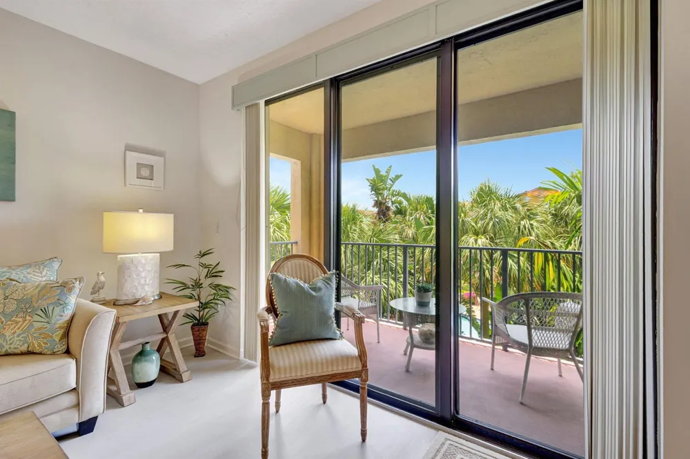 800 Uno Lago Drive #302 Juno Beach, FL 33408