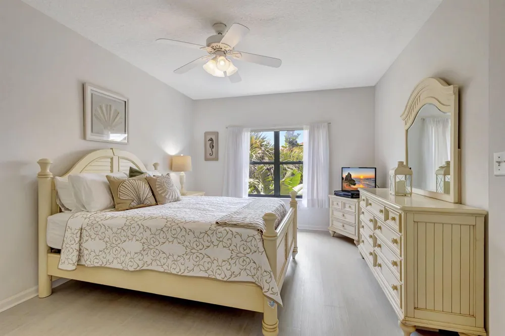 800 Uno Lago Drive #302 Juno Beach, FL 33408