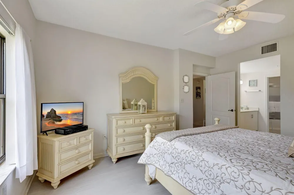 800 Uno Lago Drive #302 Juno Beach, FL 33408
