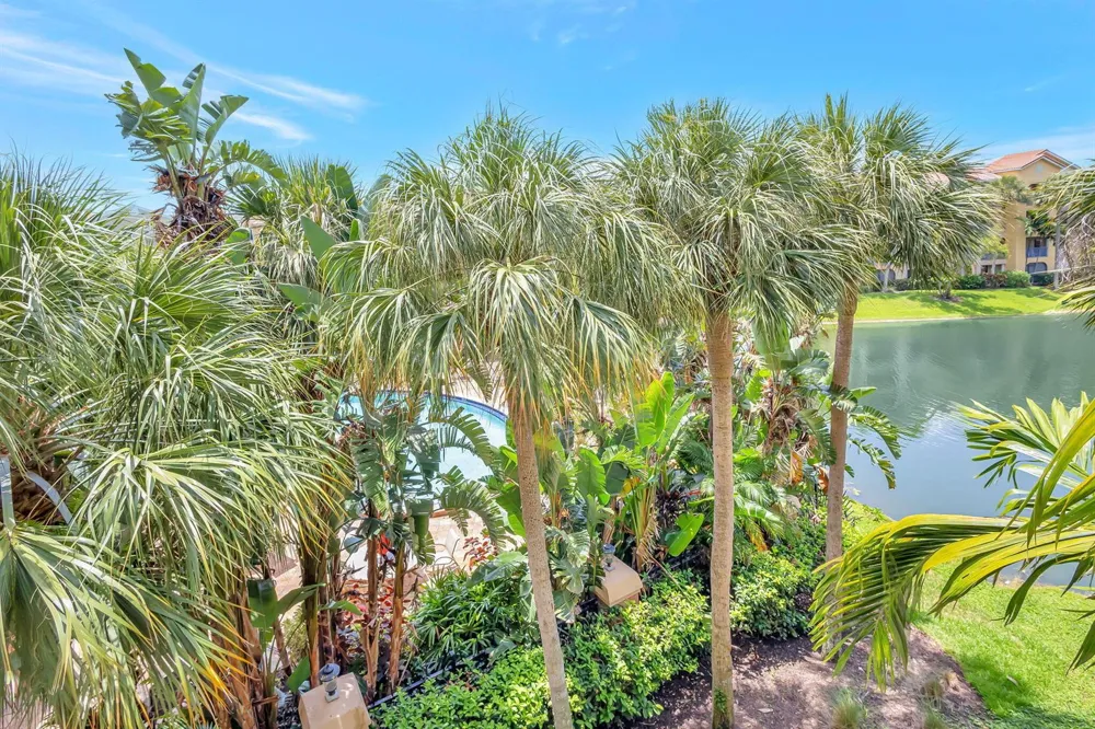 800 Uno Lago Drive #302 Juno Beach, FL 33408