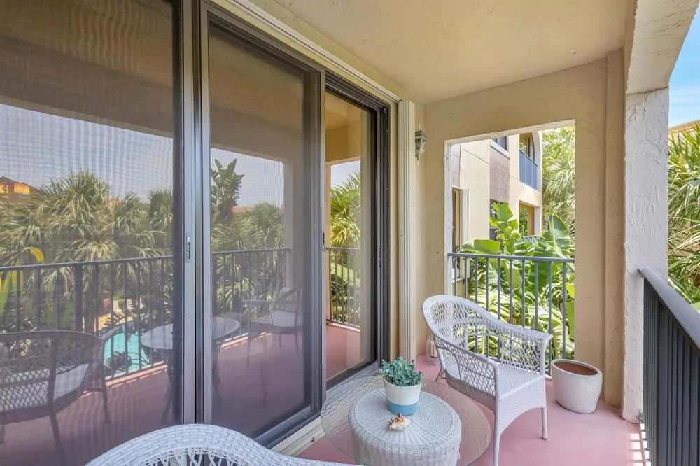 800 Uno Lago Drive #302 Juno Beach, FL 33408