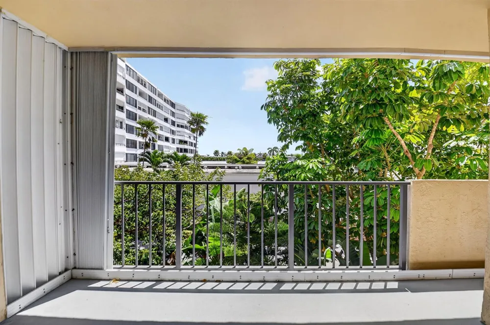 3581 S Ocean Boulevard #3c South Palm Beach, FL 33480