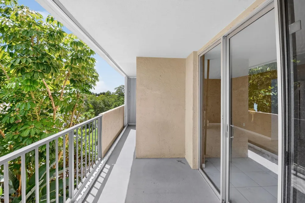3581 S Ocean Boulevard #3c South Palm Beach, FL 33480