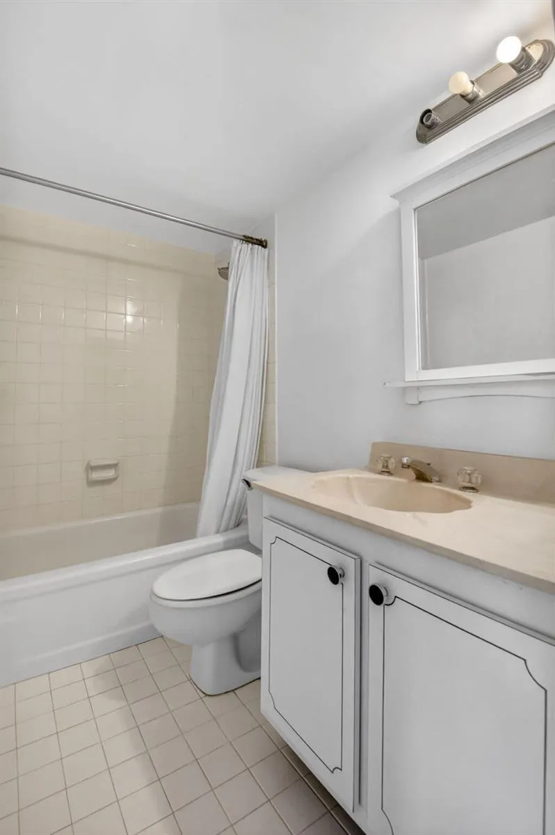 3581 S Ocean Boulevard #3c South Palm Beach, FL 33480