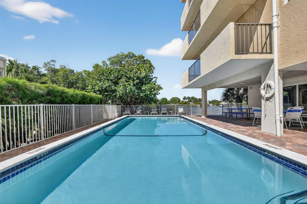 3581 S Ocean Boulevard #3c South Palm Beach, FL 33480