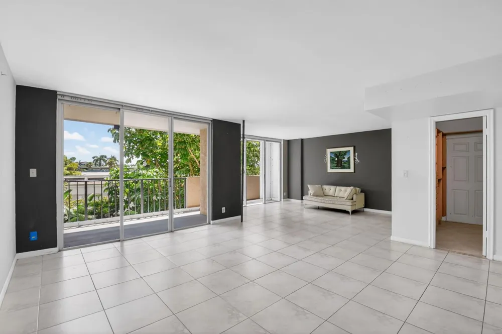 3581 S Ocean Boulevard #3c South Palm Beach, FL 33480