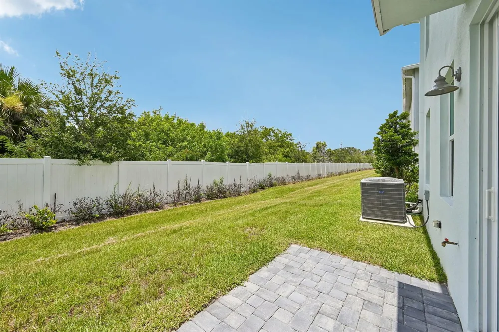 608 Salisbury Circle Fort Pierce, FL 34982