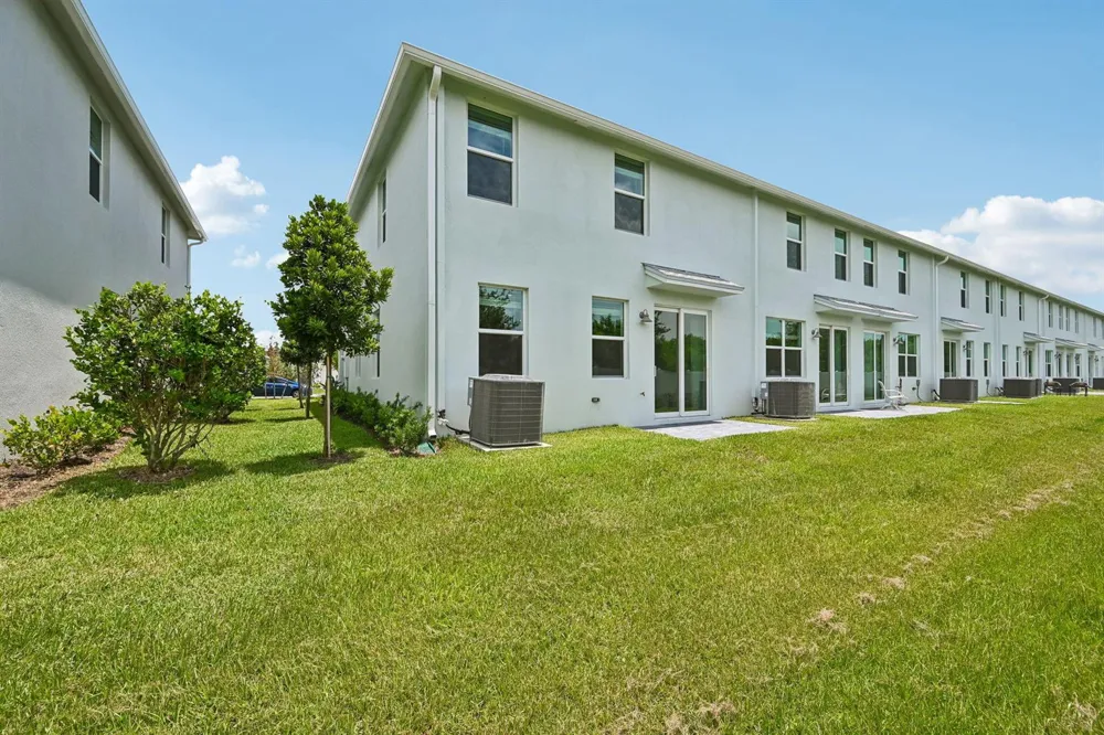 608 Salisbury Circle Fort Pierce, FL 34982