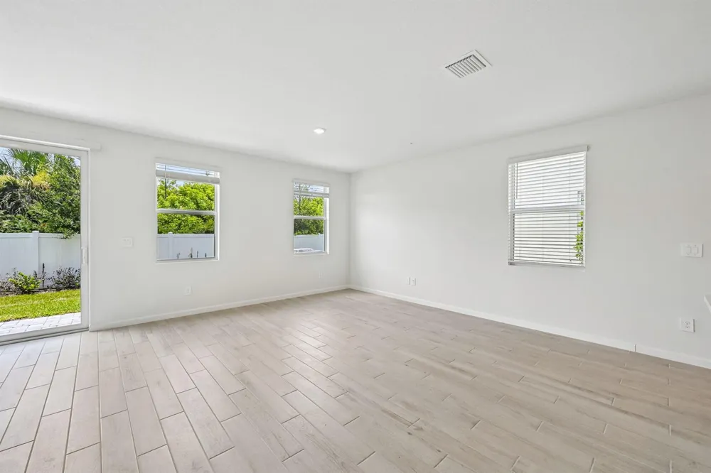 608 Salisbury Circle Fort Pierce, FL 34982