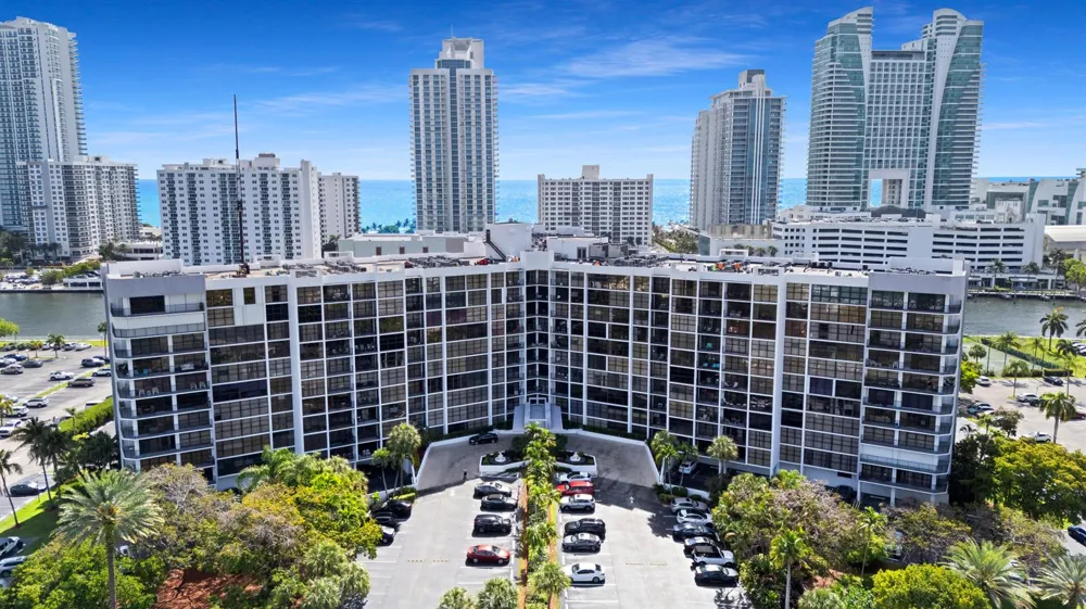 600 Parkview Drive #1029 Hallandale Beach, FL 33009