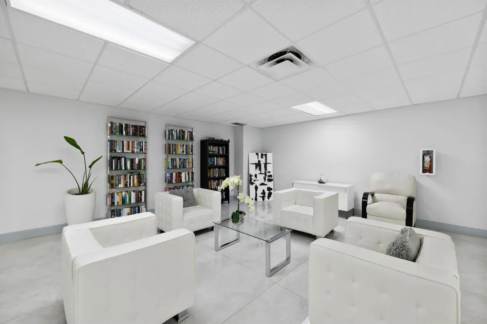 600 Parkview Drive #1029 Hallandale Beach, FL 33009