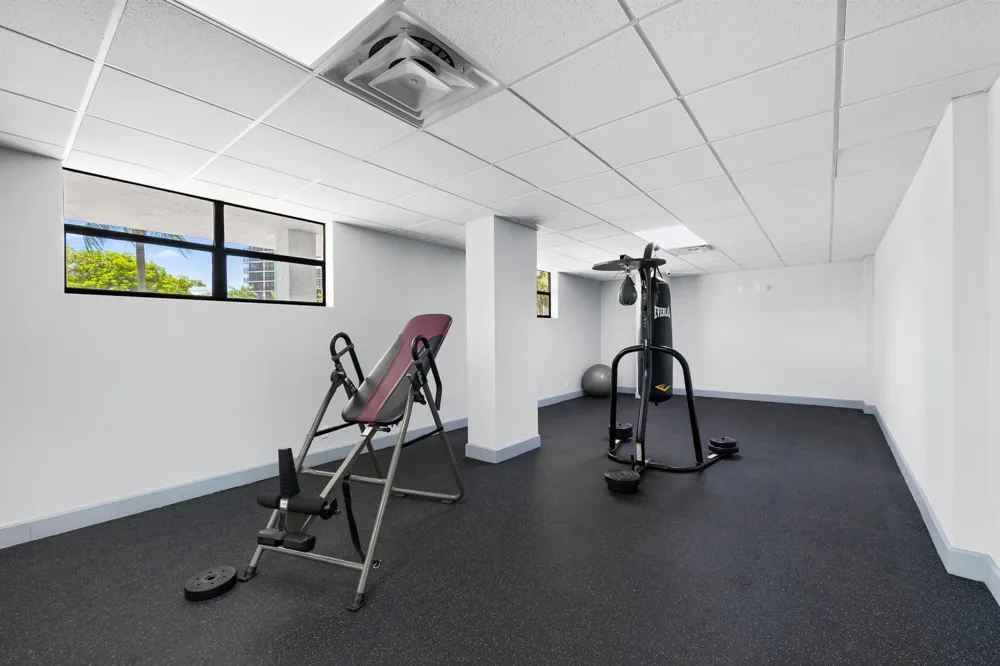 600 Parkview Drive #1029 Hallandale Beach, FL 33009