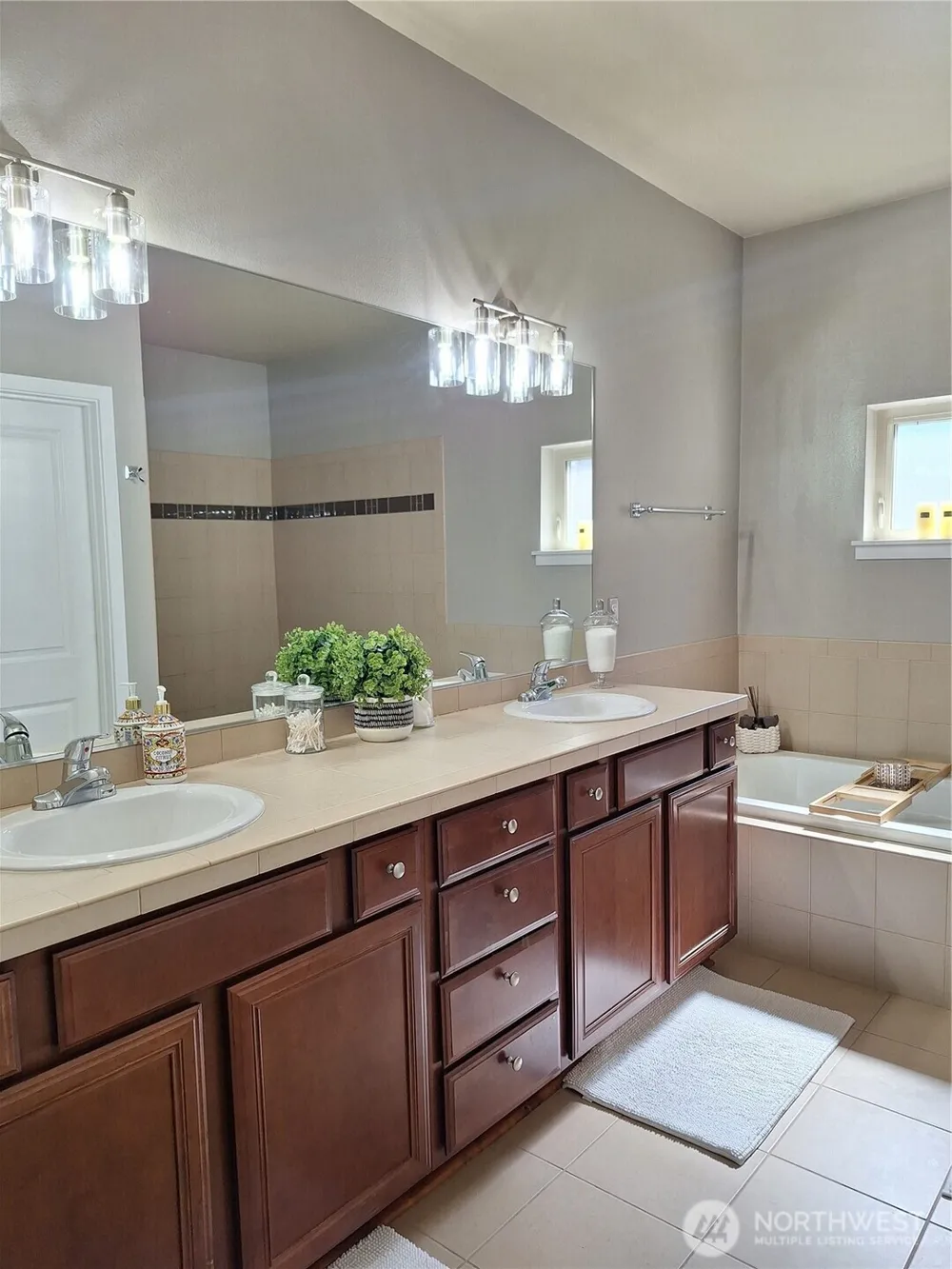 4818 Pointes Drive Mukilteo, WA 98275