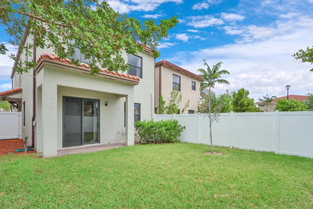 4008 Sequoia Place Riviera Beach, FL 33410