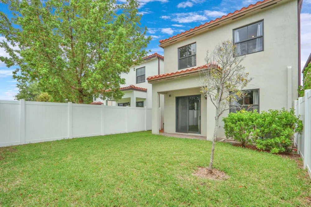 4008 Sequoia Place Riviera Beach, FL 33410