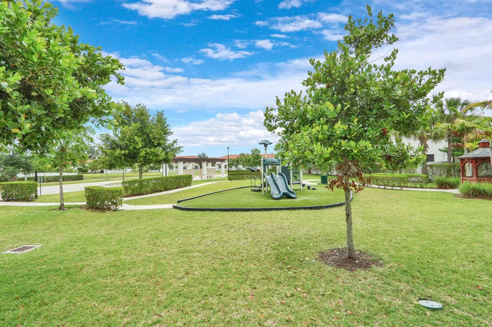 4008 Sequoia Place Riviera Beach, FL 33410