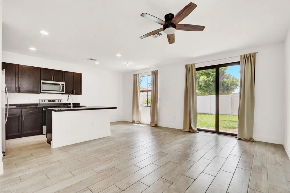 4008 Sequoia Place Riviera Beach, FL 33410