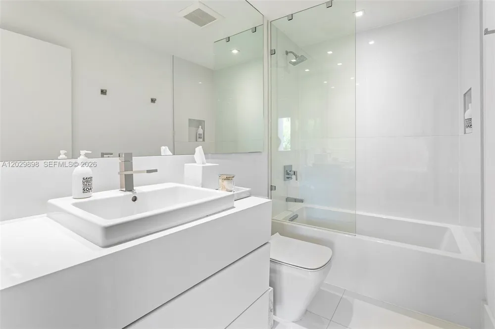 2122 Fisher Island Dr #2122 Miami Beach, FL 33109