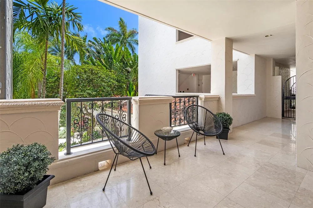 2122 Fisher Island Dr #2122 Miami Beach, FL 33109