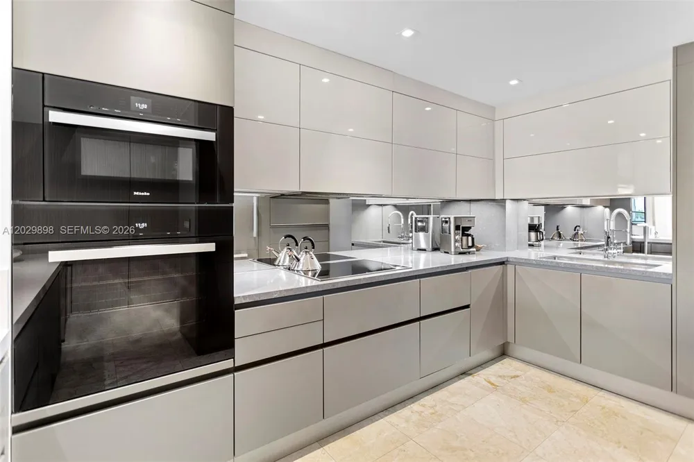 2122 Fisher Island Dr #2122 Miami Beach, FL 33109