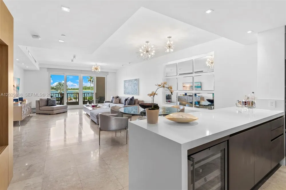 2122 Fisher Island Dr #2122 Miami Beach, FL 33109