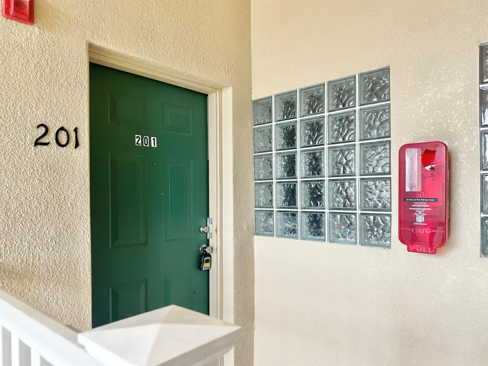 9604 Seadale Court #201 Riverview, FL 33578