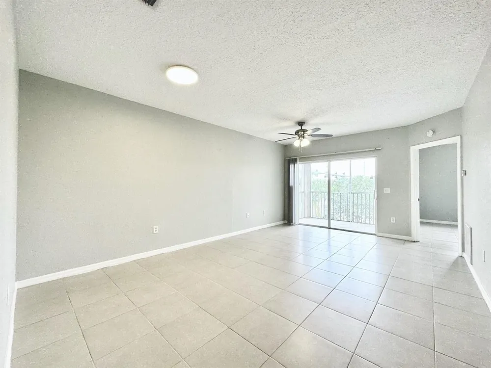9604 Seadale Court #201 Riverview, FL 33578