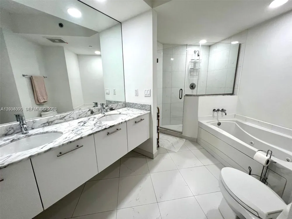 500 Brickell Ave #1410 Miami, FL 33131