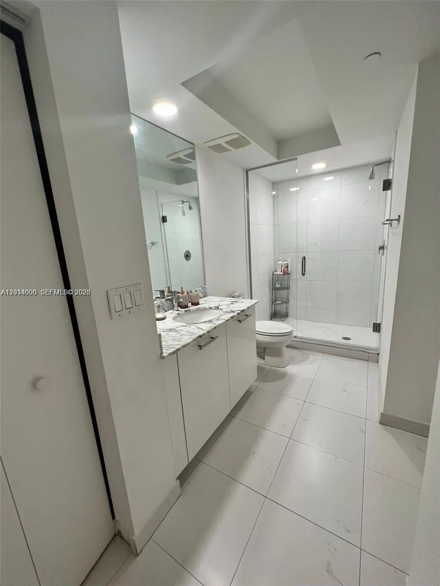 500 Brickell Ave #1410 Miami, FL 33131