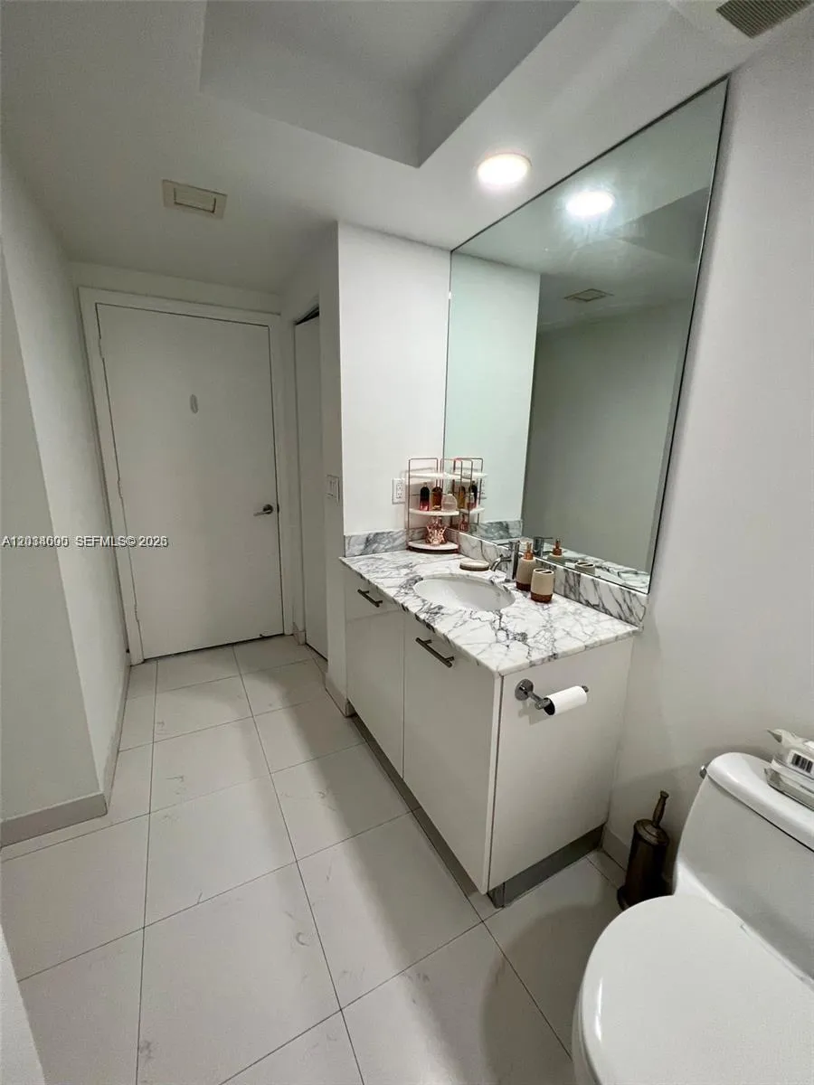 500 Brickell Ave #1410 Miami, FL 33131