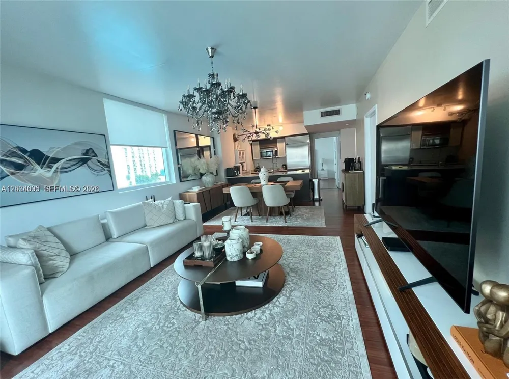 500 Brickell Ave #1410 Miami, FL 33131