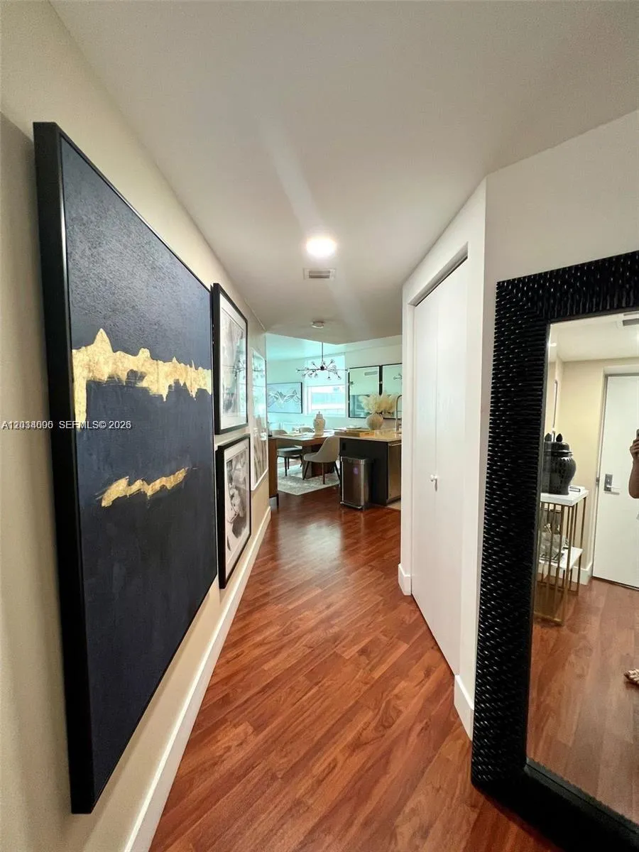 500 Brickell Ave #1410 Miami, FL 33131