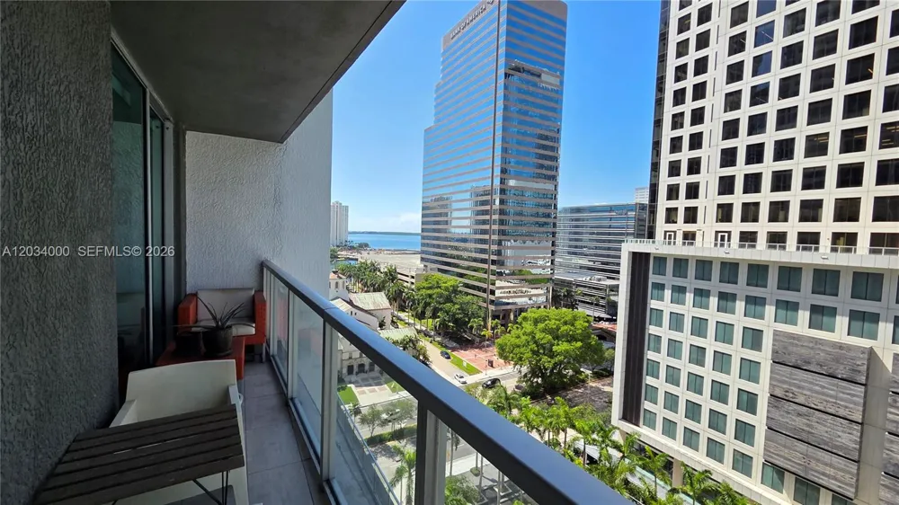 500 Brickell Ave #1410 Miami, FL 33131