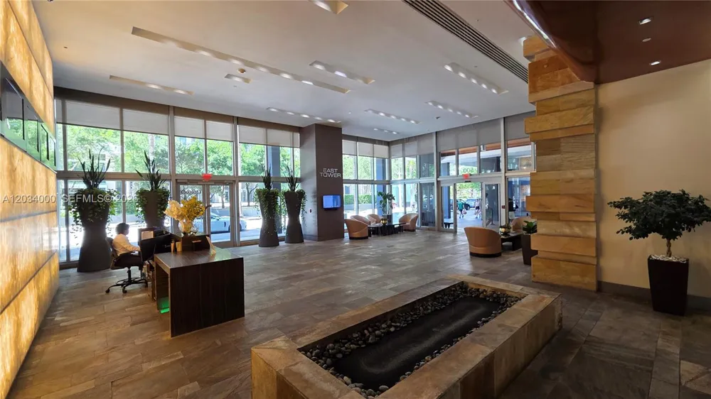 500 Brickell Ave #1410 Miami, FL 33131