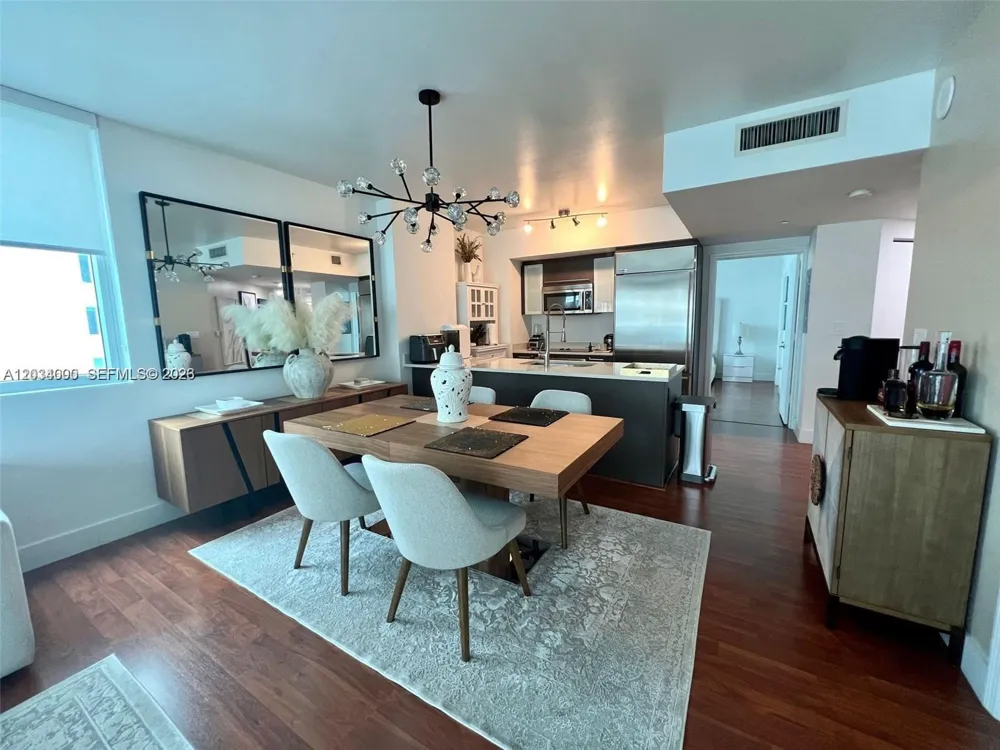 500 Brickell Ave #1410 Miami, FL 33131