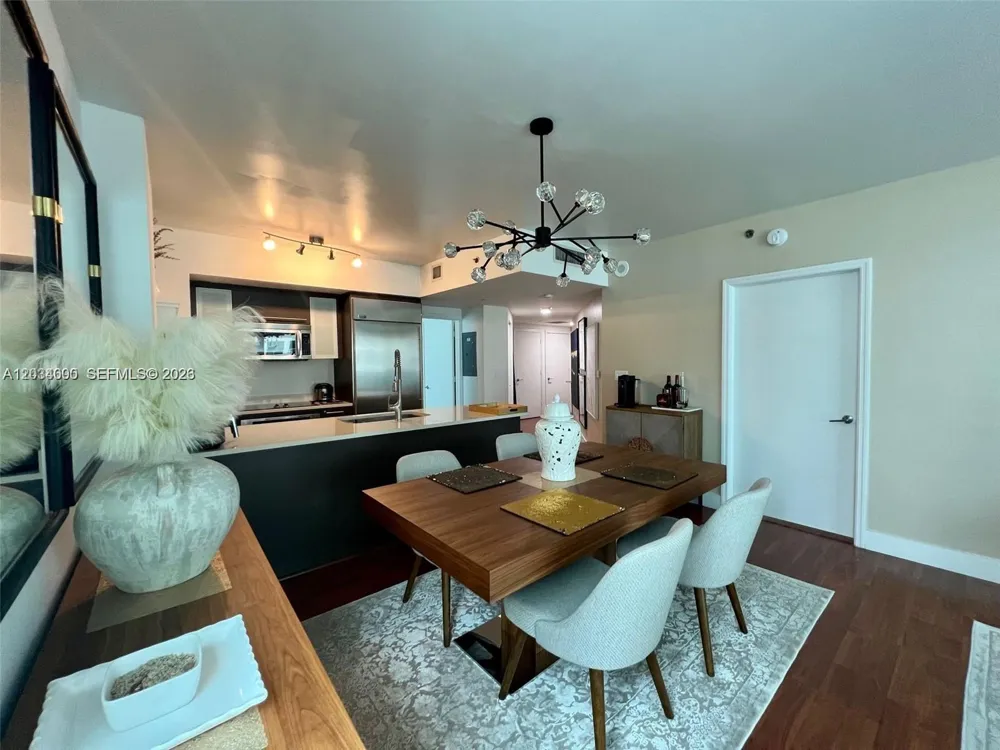 500 Brickell Ave #1410 Miami, FL 33131