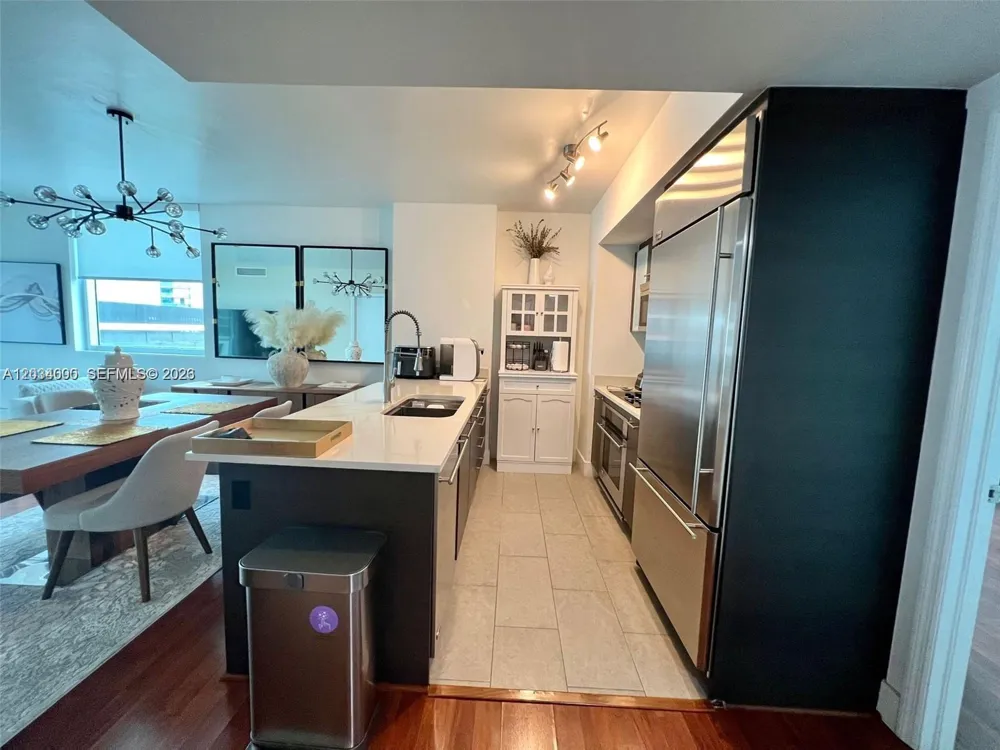500 Brickell Ave #1410 Miami, FL 33131