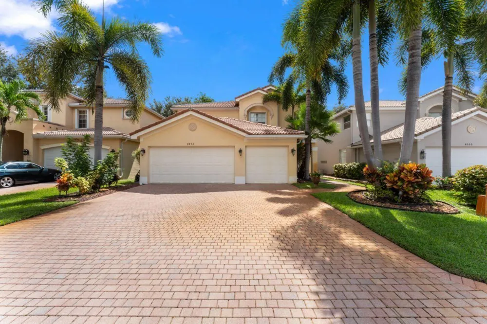 8492 Breezy Oak Way Boynton Beach, FL 33473
