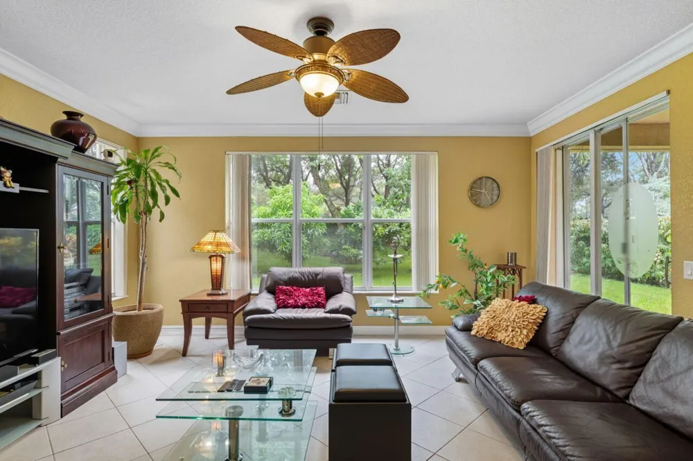 8492 Breezy Oak Way Boynton Beach, FL 33473