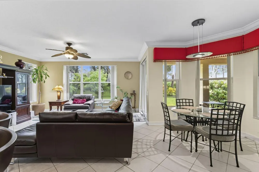 8492 Breezy Oak Way Boynton Beach, FL 33473