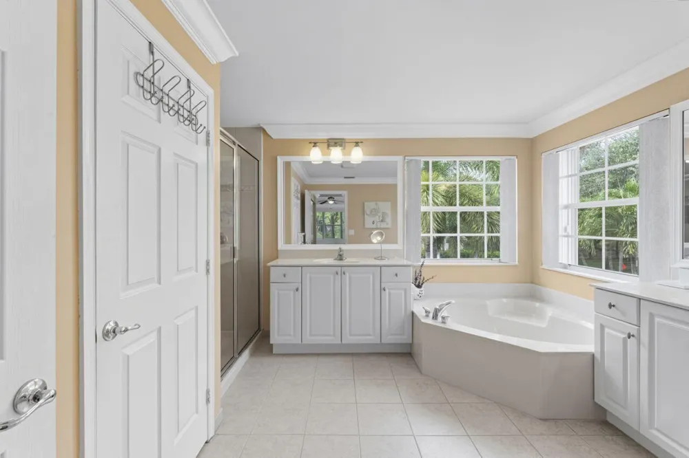 8492 Breezy Oak Way Boynton Beach, FL 33473
